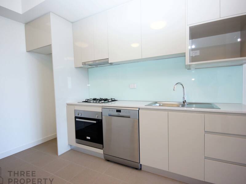 806/135 Pacific Highway, Hornsby, NSW 2077 AUS
